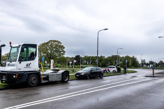 Fietser in botsing met vrachtwagen