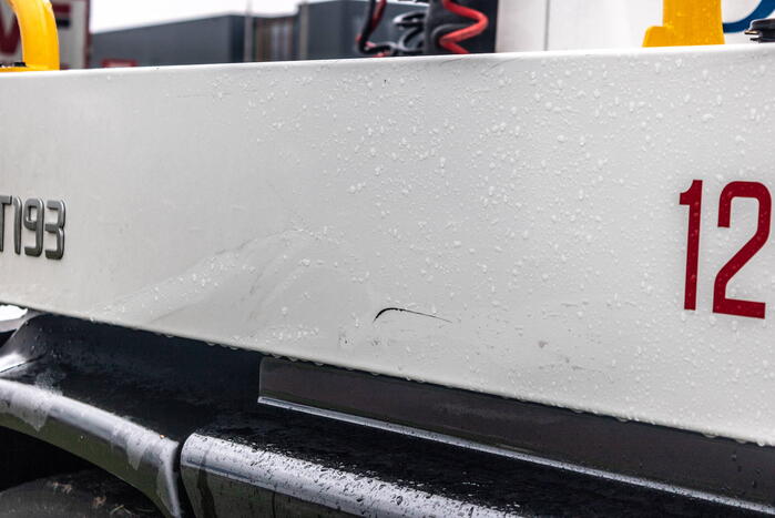 Fietser in botsing met vrachtwagen