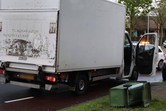 Scooterrijder in botsing met bakwagen