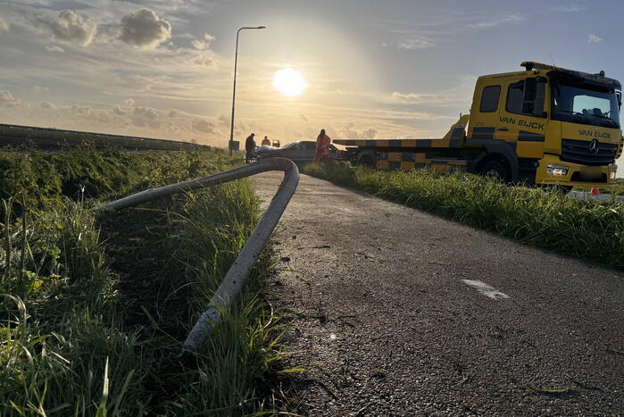 Auto zwaar beschadigd bij eenzijdig ongeval