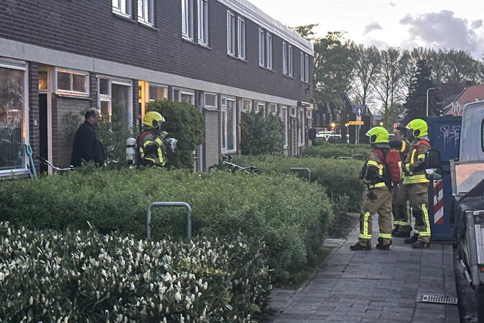 Brandweer verricht metingen na sterke gaslucht