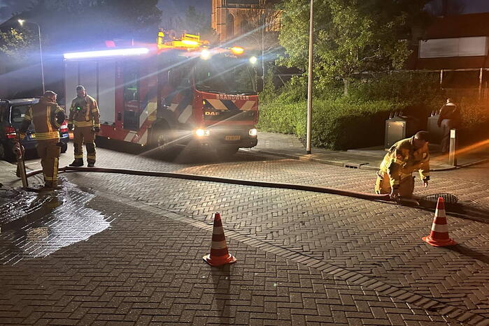 Brandweer verricht metingen na sterke gaslucht