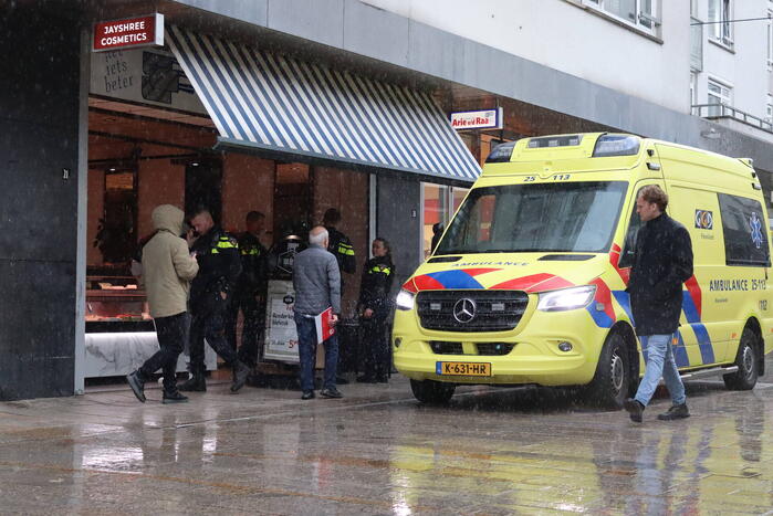 Persoon gewond bij mogelijke steekpartij