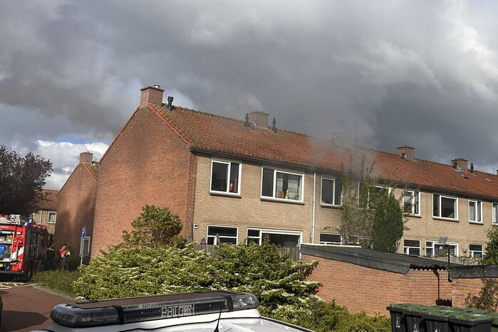 Fikse rookontwikkeling bij woningbrand