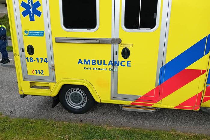 Lijnbus en ambulance botsen op elkaar