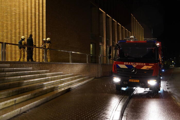 Containerbrand bij De Nieuwe Kolk zorgt voor rookoverlast in parkeergarage