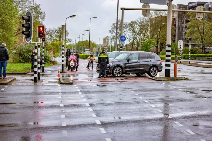 Overstekende fietser gewond bij aanrijding