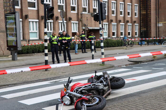 Fietser gewond bij harde botsing met motorrijder