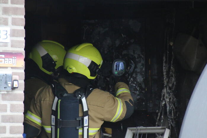Föhn veroorzaakt flinke rookontwikkeling in schuur van woning