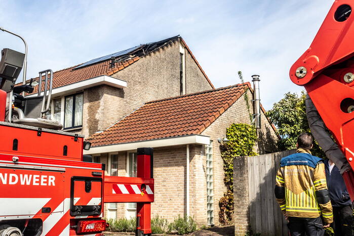 Veel rookontwikkeling bij uitslaande woningbrand