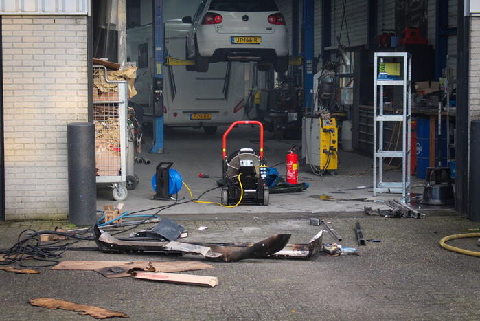 Brand bij autoschade herstelbedrijf