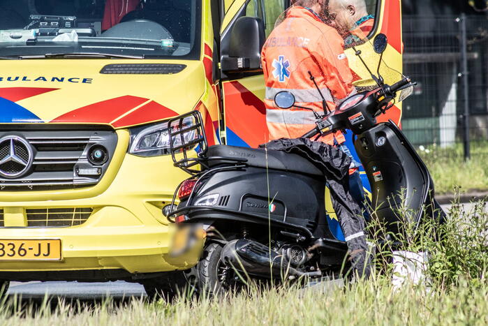 Scooterrijder aangereden door auto