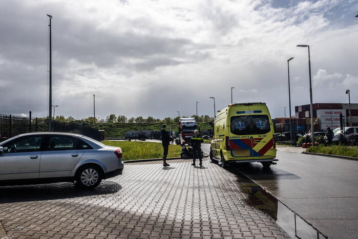 Scooterrijder aangereden door auto