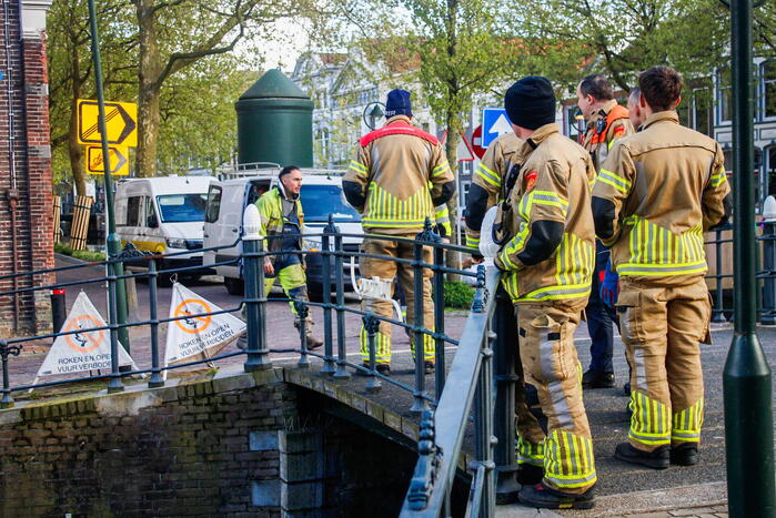 Brandweer onderzoekt bubbels in water