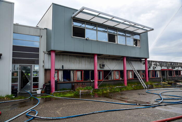 NL-alert afgegeven voor grote brand in industriepand