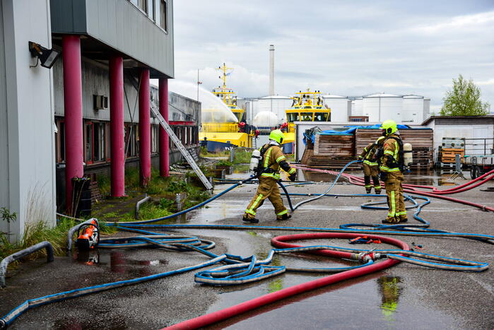 NL-alert afgegeven voor grote brand in industriepand