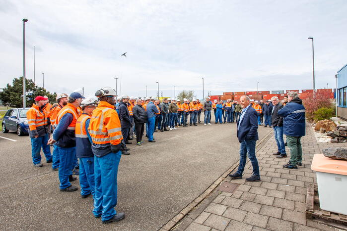 Personeel Indorama protesteert tegen aangekondigde sluiting