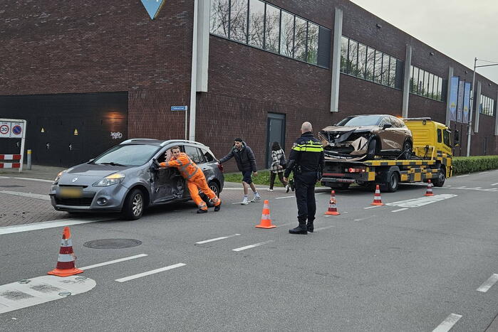 Flinke schade bij ongeval op kruising
