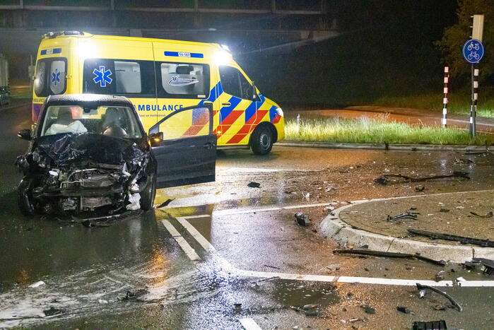Twee personenwagens betrokken bij verkeersongeval