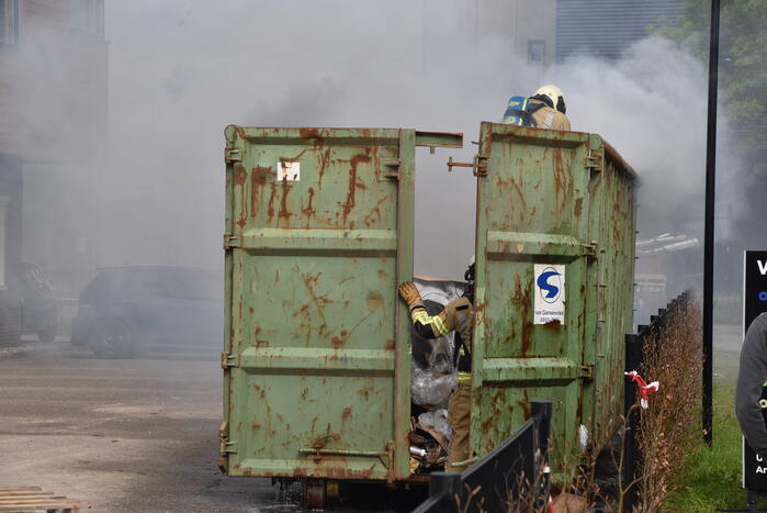 Veel rookontwikkeling bij brand in container
