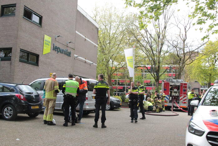 Hond gered door brandweer bij woningbrand