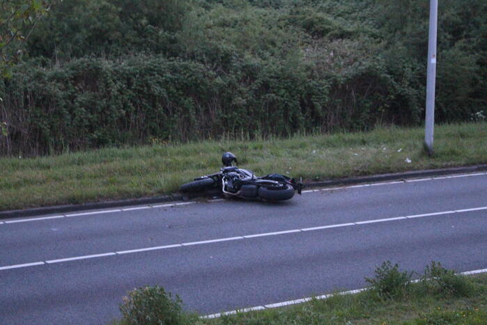 Motorrijder ernstig gewond na eenzijdig ongeval