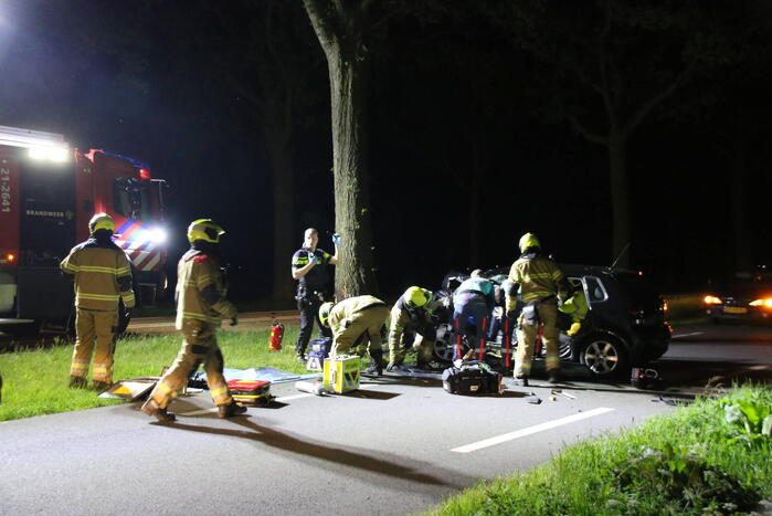 Automobilist zwaargewond bij ongeval