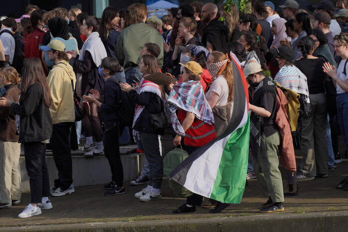 Honderden demonstranten verzamelen zich opnieuw