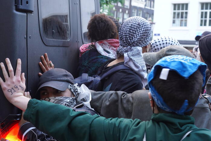 Honderden demonstranten verzamelen zich opnieuw