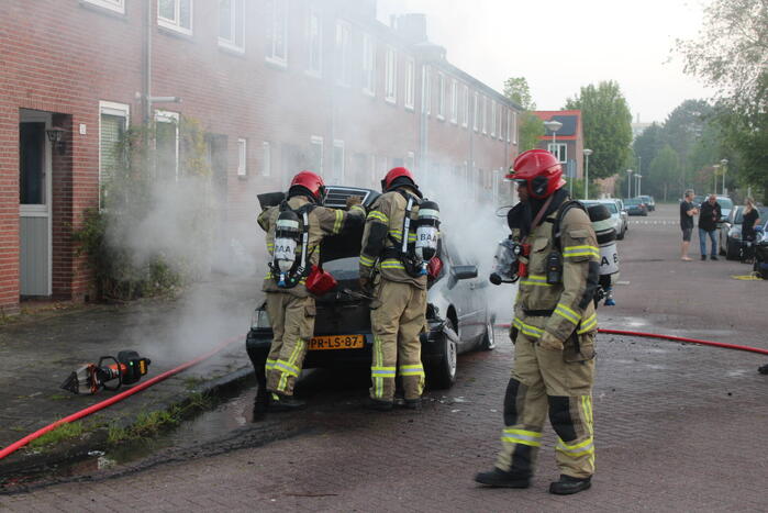 Personenauto gaat in vlammen op