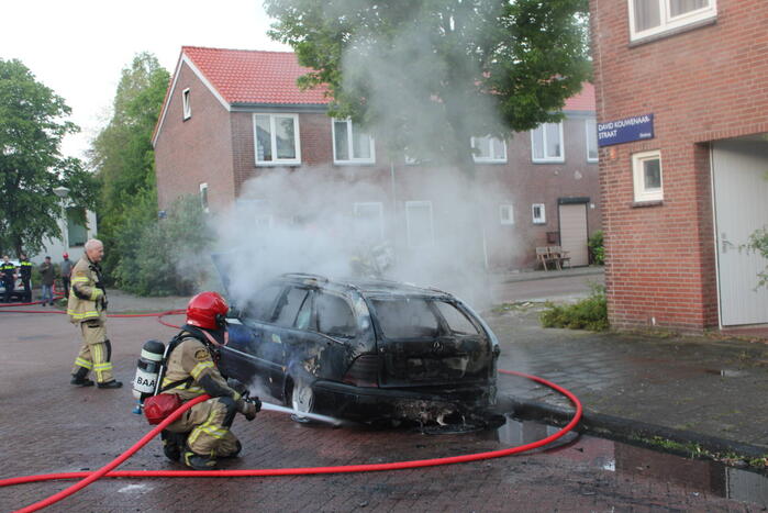 Personenauto gaat in vlammen op