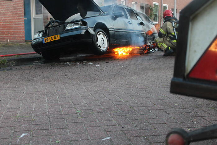 Personenauto gaat in vlammen op