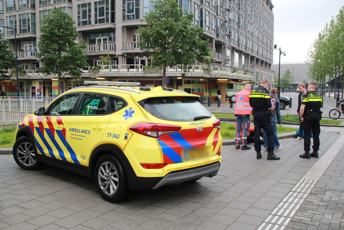 Fietsbezorger aangereden door automobilist