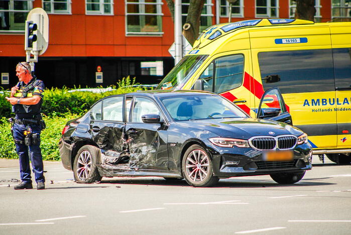 Veel schade na ongeval met twee voertuigen