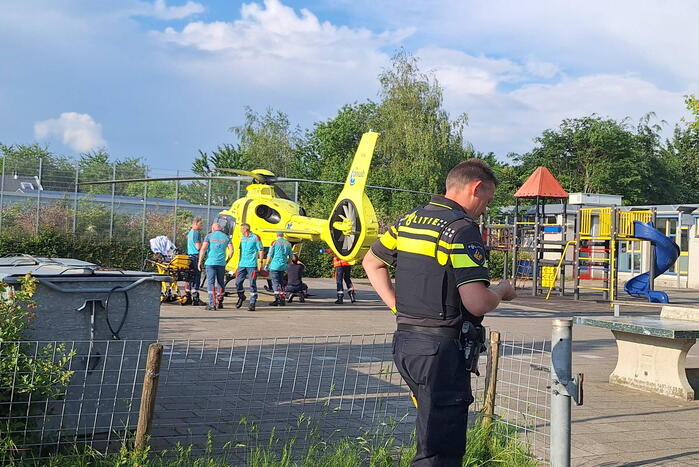 Traumahelikopter vervoerd patiënt naar ziekenhuis