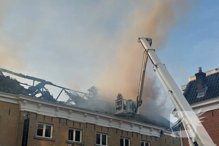 Grote brand in uitgaansgelegenheid