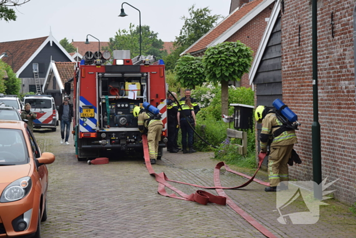 Felle brand verwoest schuur bij woning