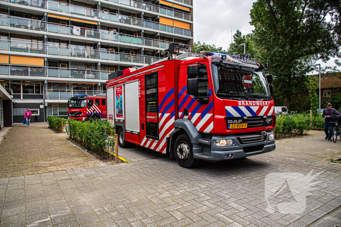 Brand in flatwoning snel onder controle