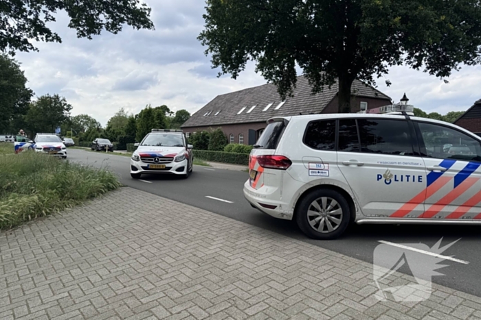 Bestuurder op slag dood na crash tegen boom