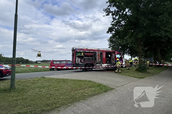 Bestuurder op slag dood na crash tegen boom