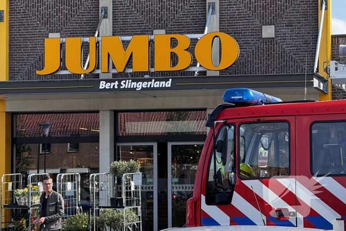 Brand in autodeur snel geblust