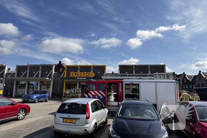 Brand in autodeur snel geblust