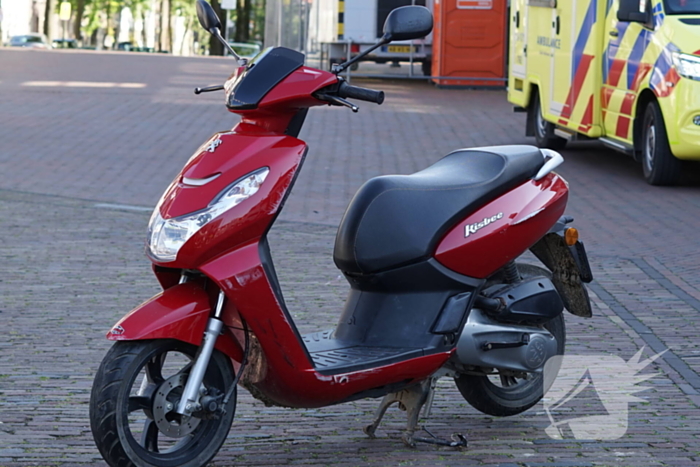 Scooterrijder gewond bij botsing met auto