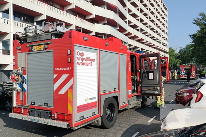 Hulpdiensten groots ingezet voor brand in flatwoning
