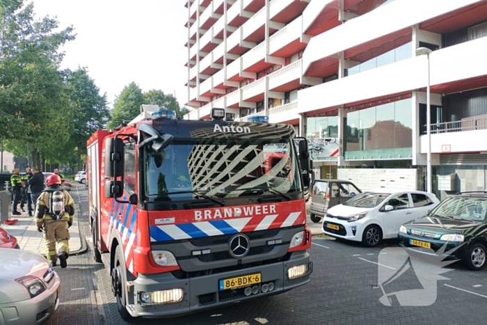 Hulpdiensten groots ingezet voor brand in flatwoning