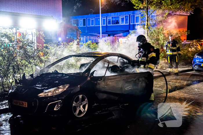 Auto gaat in vlammen op