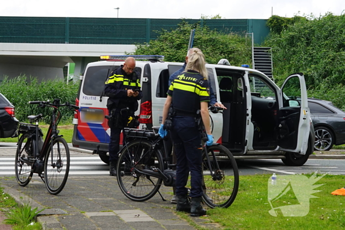Fietster gewond aan hoofd na aanrijding met auto