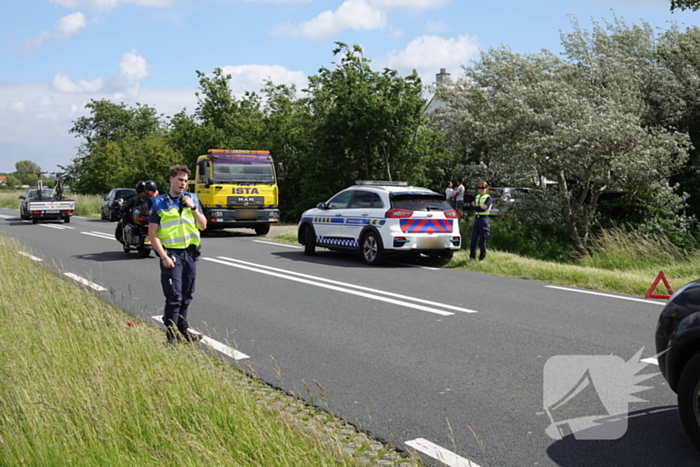 Auto afgesleept bij kop-staartbotsing