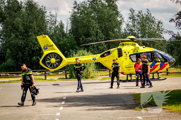 Traumahelikopter aanwezig voor noodsituatie in woning