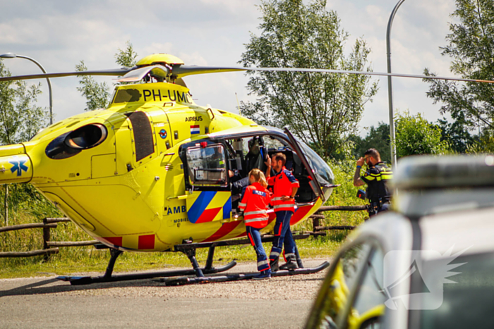 Traumahelikopter aanwezig voor noodsituatie in woning